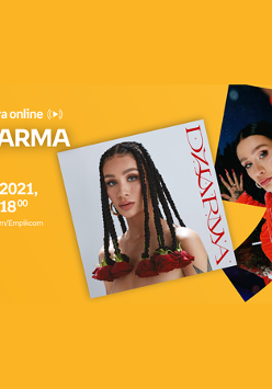 Plakat wydarzenia ze zdjęciem Dziarmy po prawej i okładką nowej płyty. Po lewej białe napisy informujące o wydarzeniu, pomarańczowe tło.