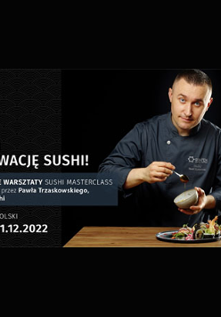 Paweł Trzaskowski przygotowuje sushi.