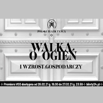 Fragment jasnych, zdobionych drzwi. Czarne napisy z tytułem spektaklu.