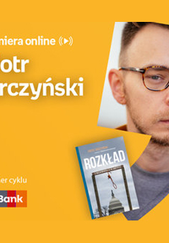 Plakat ze zdjęciem autora i okładką książki w prawej części. W części lewej u góry białe napisy na pomarańczowym tle.