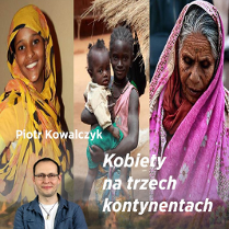 W trzech kolumnach widzimy zdjęcia ciemnoskórych kobiet w różnym wieku w barwnych szatach. Po lewej młoda uśmiechnięta kobieta w żółtej szacie przykrywającej głowę, po środku młoda dziewczyna z dzieckiem na ręku, po prawej starsza kobieta z widocznymi zmarszczkami na twarzy, spuszczonym wzrokiem i różowej chuście.