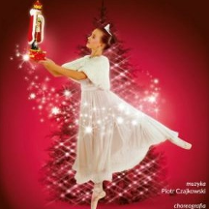 Baletnica trzymająca dziadka do orzechów