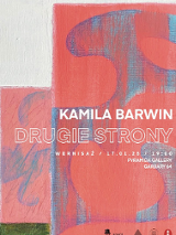 Kolorowa abstrakcja z przewagą czerwonego koloru. Białe napisy informujące o wydarzeniu.