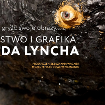 Czarna, błotnista struktura, w której widać namalowane żółte oczy. Białe i żółte napisy informujące o wydarzeniu.