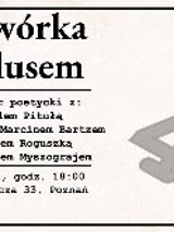 Plakat z informacjami o wydarzeniu: czarne napisy na beżowym tle; po prawej stronie duża cyfra "4+"
