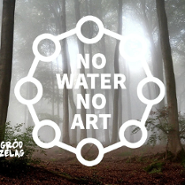 Logo wydarzenia na tle lasu o poranku.