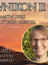 Brązowe góry, na nich białe napisy. Po prawej w dolnym rogu koty, a nad nimi dwa zdjęcia portretowe kobiet w okrągłych ramach.