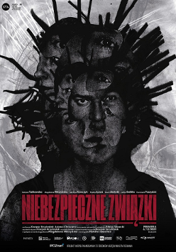 Na biało-szarym tle widoczne ciemne, nakładające się na siebie twarze. W dolnej części plakatu informacje o spektaklu.