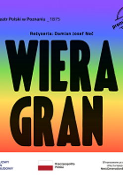 Różnokolorowe poziome, przenikające się pasy, na nich czarny napis "Wiera Gran".