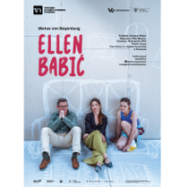 Kobieta, mężczyzna i nastolatka siedzą na podłodze przy ścianie, na narysowanej białą kredą kanapie. Patrzą przed siebie, są zamyśleni.