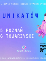 Grafika jeża śpiącego na fioletowej dynii. Pod nią znajdują się fioletowe liście. Tło to połączenie koloru niebieskiego i fioletowego. Szczegóły na temat wydarzenia zawarte w treści artykułu.