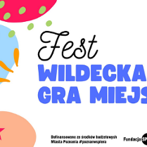 Kolorowe, abstrakcyjne kształty w tle, gwiazdki, plamy i kropki w pastelowych barwach. Oprócz tego napisy. Szczegóły zawarte w treści artykułu.