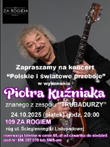 Zdjęcie Piotra Kuźniaka trzymającego gitarę na szarym tle. Na froncie napisy. Szczegóły dotyczące wydarzenia zawarte w treści artykułu.