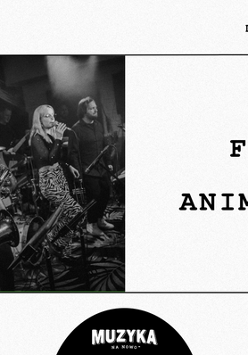 Plakat podzielony na dwie części. Z lewej strony czarno-białe zdjęcie muzyków na scenie, z prawej nazwa zespołu Funk Animation. Oba elementy znajdują się w czarnej ramce na białym tle. Powyżej informacje o wydarzeniu zawarte w treści artykułu. Poniżej logo Klubu Muzyka na nowo.