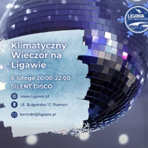 Grafika przedstawiająca dużą lustrzaną kulą dyskotekową w odcieniach niebieskiego i fioletu. Przed nią plama przypominająca lód oraz śnieżynki. Umieszczono tam białe napisy - szczegóły dotyczące wydarzenia, zawarte w treści artykułu.