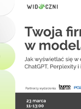 Po lewej stronie grafiki znajduje się futurystyczna ilustracja głowy robota w odcieniach szarości na białym tle, na którą nałożono półprzezroczyste, jasnozielone koła. W prawej części plakatu umieszczono tytuł wydarzenia oraz informacje o organizatorze, zawarte w treści artykułu.