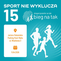 Grafika z turkusowym tłem. W lewym górnym rogu widnieje duża, biała cyfra 15. Obok niej biały prostokąt o zaokrąglonych rogach, w którym umieszczono pomarańczowe napisy. Są to szczegóły na temat wydarzenia zawarte w treści artykułu. Z prawej strony sylwetki 3 biegaczy: kobiety, mężczyzny i dziecka.