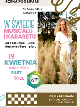 Po prawej stronie widać uśmiechniętą kobietę o blond kręconych włosach, ubraną w białą sukienkę, spacerującą pośród wysokich, suchych traw. Lewa strona plakatu zawiera napisy w kolorach różowym i błękitnym. Są to informacje o wydarzeniu zawarte w treści artykułu. W dolnej części widoczny jest logotyp Fundacji Pogoda.