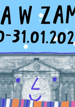 Grafika promująca wydarzenie "Zima w Zamku" odbywające się w dniach 20-31 stycznia 2025 roku. Na jasnoniebieskim tle przedstawiono ilustrowany fragment fasady zamku w szarych odcieniach, otulony w kolorowy szalik w paski - pomarańczowe, fioletowe, białe i niebieskie. Wieża zamkowa ma dorysowane oczy i uśmiech. W tle widać padające śnieżynki, które podkreślają zimowy charakter wydarzenia.