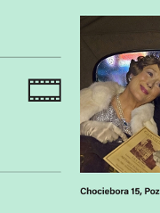 Plakat Domu Kultury w Poznaniu zapraszający na pokaz filmu w sali koncertowej przy ul. Chociebora 15; zdjęcie przedstawia Meryl Streep i Hugh Granta w strojach wieczorowych wewnątrz samochodu.