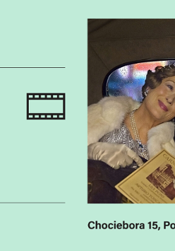 Plakat Domu Kultury w Poznaniu zapraszający na pokaz filmu w sali koncertowej przy ul. Chociebora 15; zdjęcie przedstawia Meryl Streep i Hugh Granta w strojach wieczorowych wewnątrz samochodu.