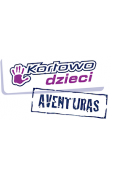 Rysunek dłoni po lewej stronie. W centrum napis o treści Kortowo dzieci, na który w dolnej części nachodzi napis o treści aventuras, napisany dużymi literami.