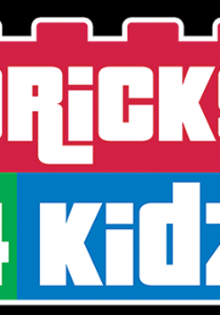Logo w postaci napisu Bricks 4 Kidz wpisanego w klocki typu Lego.