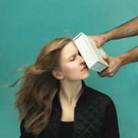 Postmodernizm, groteska i dresy