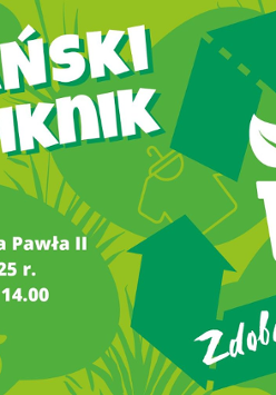Plakat promujący wydarzenie "Poznański EKOpiknik". Tło jest zielone z motywami liści, strzałek recyklingu oraz konturami przedmiotów takich jak wieszak, koszulka, gumowa kaczuszka i doniczka z rośliną. W centralnej części widnieje duży, biały napis: "Poznański EKOpiknik".