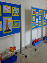 Prace dzieci na wystawie