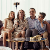 PROSTO Z EKRANU. Pęknięcia