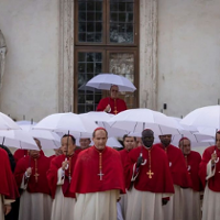 PROSTO Z EKRANU. Thriller po watykańsku