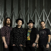 Rock w kostiumie tradycji