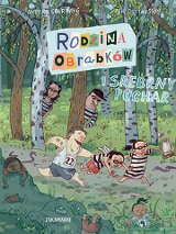 Rodzina Obrabków biegnie przez las.