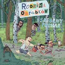 Rodzina Obrabków biegnie przez las.