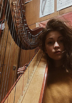 Rozalia Dmochowska z harfą