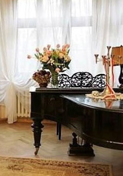salon z fortepianem