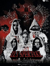 Obrazek przedstawia plakat promujący spektakl o tytule zły spektakl. Znajduje się na nim kilka postaci ubranych w biało czerwone peleryny przeciwdeszczowe z herbem Polski na piersi.