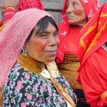Kobieta - Indianka w orientalnym stroju.