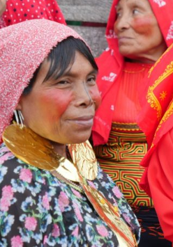 Kobieta - Indianka w orientalnym stroju.