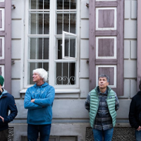 Światło w długich cieniach