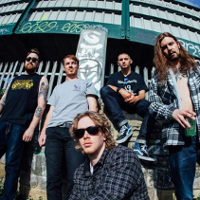 Szczęka na podłodze