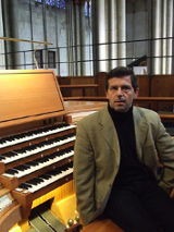 Tomasz Glanc przy organach