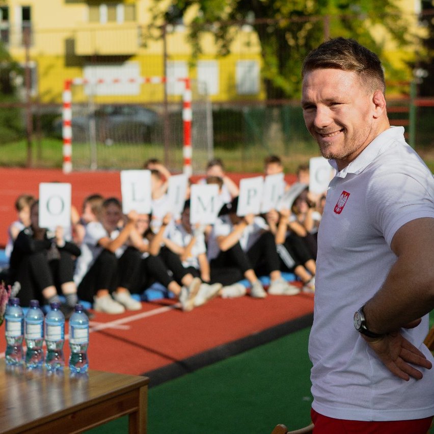 T. Michalik podczas spotkania z uczniami