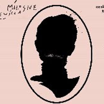 Na środku popiersie.