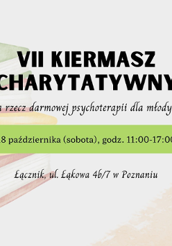 Informacje o kiermaszu charytatywnym, w tle narysowane kilka książek, zapalona świeczka i jesienne liście.