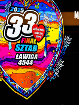 Kolorowe serduszko ozdobione kwiatami na czarnym tle. Na środku serduszka biały napis: "33 Finał Sztab Ławica 4544" i małe czerwone serduszko z napisem "wielka orkiestra świątecznej pomocy". Po prawej stronie biały napis informujący o dacie i miejscu zdarzenia.