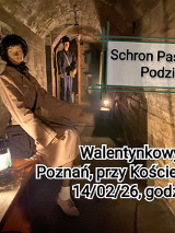 Wnętrze podziemnego schronu. Na nim dwa manekiny przebrane w stare stroje robocze.