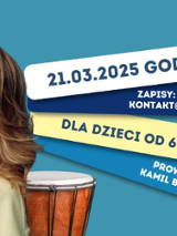 Usmiechnieta kobieta oparta plecami o bęben. Informacje podane na plakacie są w opisie wydarzenia.