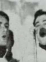 Grupa mężczyzn śpiewających razem